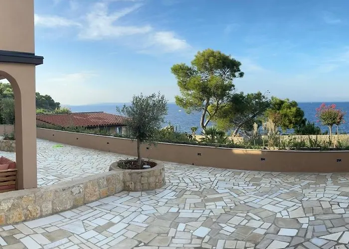 Sea Sage Apartment