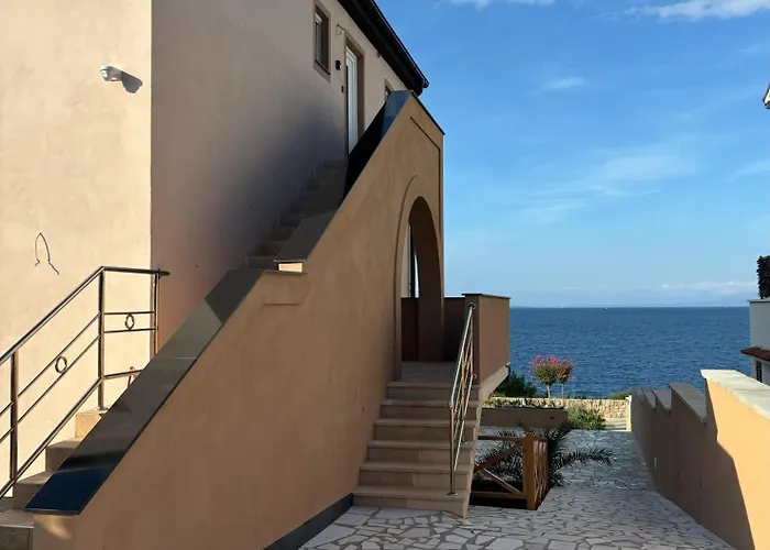 Sea Sage Apartment *